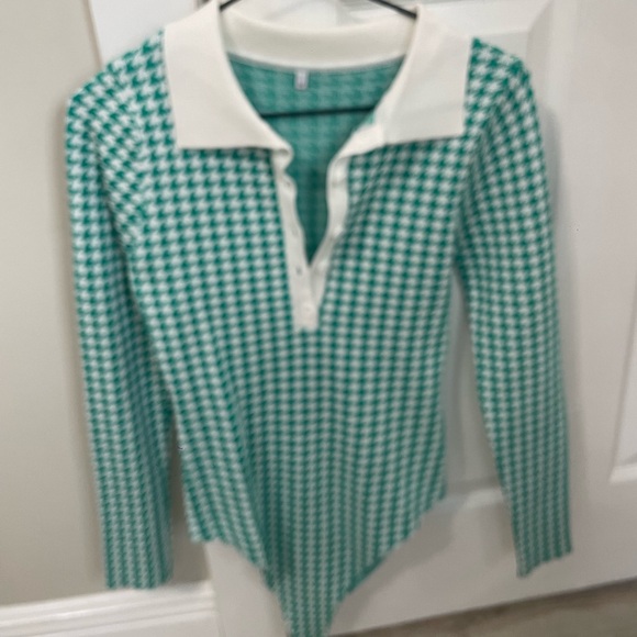 Green Houndstooth Collared Women Top - Picture 6 of 7